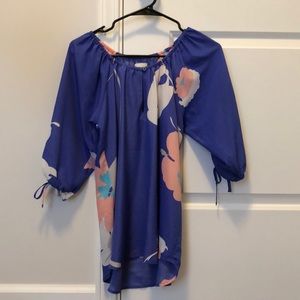 Women’s blouse. Loose and flowy. Size XS